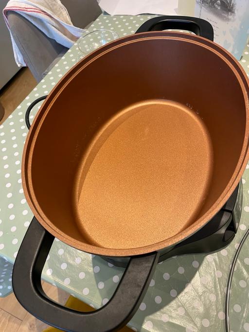  — Slow cooker like new
