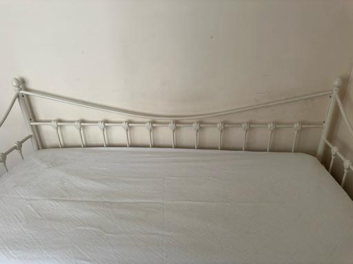  — Single day bed trundle