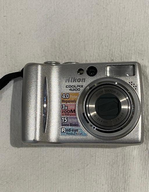  — Nikon COOLPIX 4200 4.OMP Digital Camera