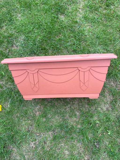  — Planter