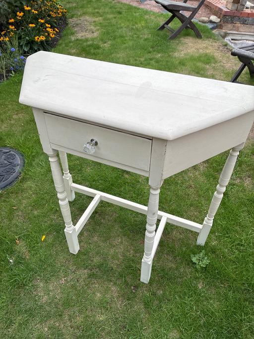  — Desk