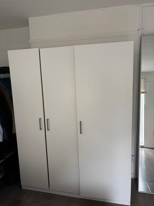  — White wardrobe