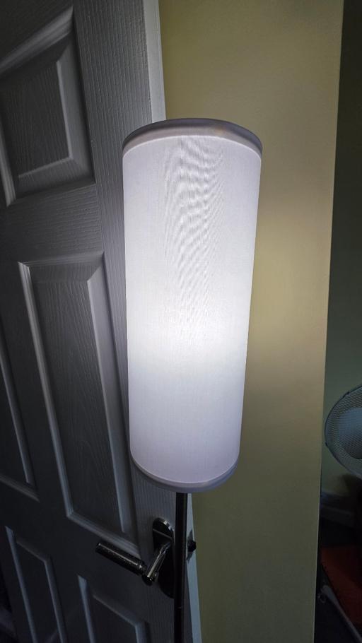  — Modern Dimmable Floor Lamp with Remote Contro