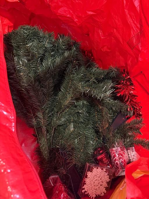  — 5/6ft Christmas tree with decorations