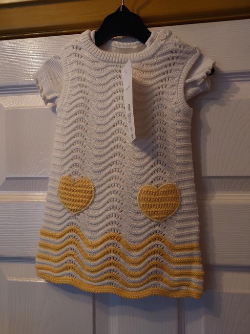  — Baby girls 2 piece dress set size 3-6 months