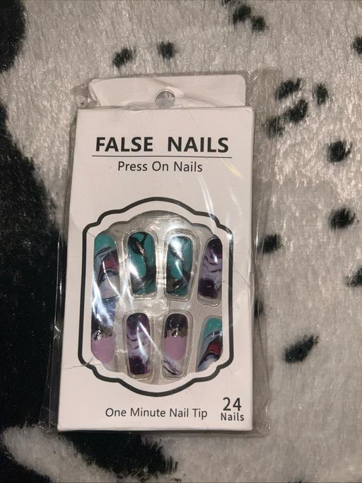  — False Nails , Press On Nails x 24