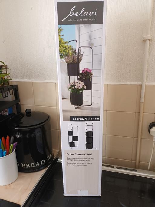  — plant stand