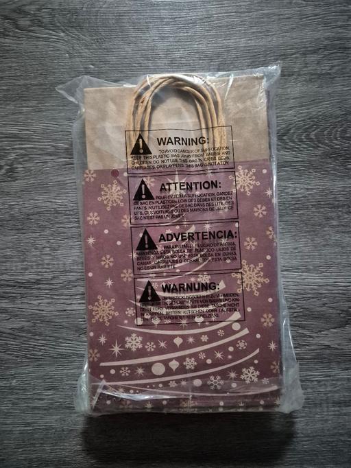  — new 24 x Xmas Small Gift Bags