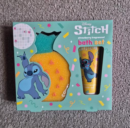  — new Disney Stitch Strawberry Bath Set