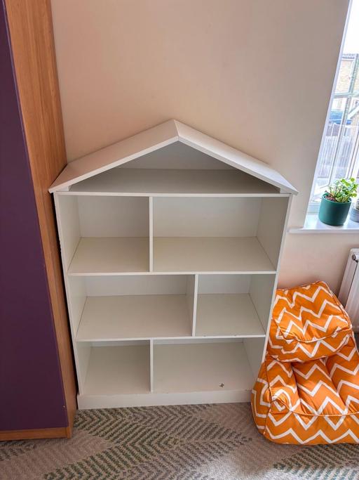  — Bookshelf for children