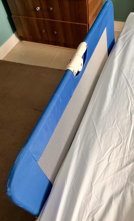  — Baby bed rail guard