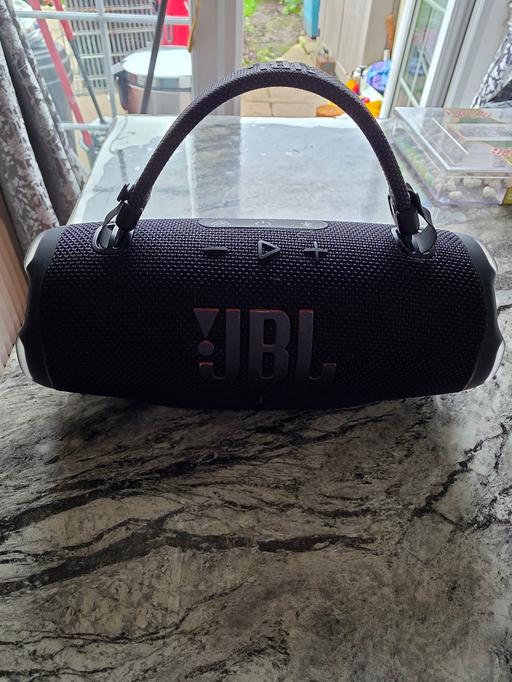  — JBL charge 6