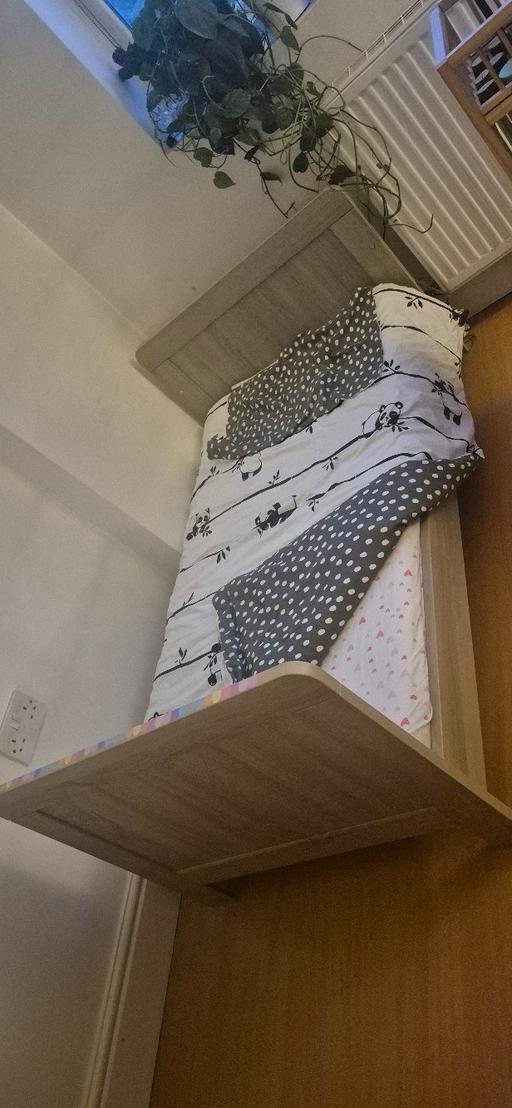  — toddler bed
