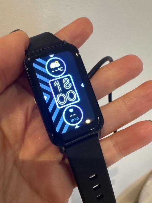  — Beautiful smart watch Ale Hop