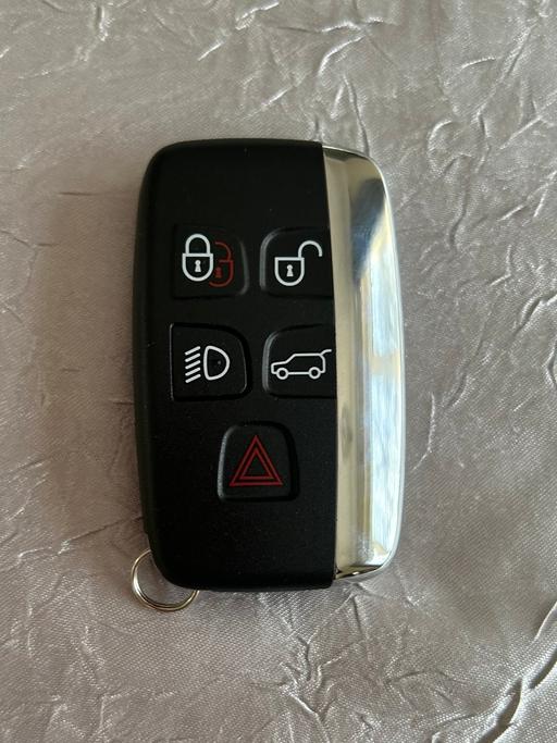  — Land Rover key fob case + key rings + caps
