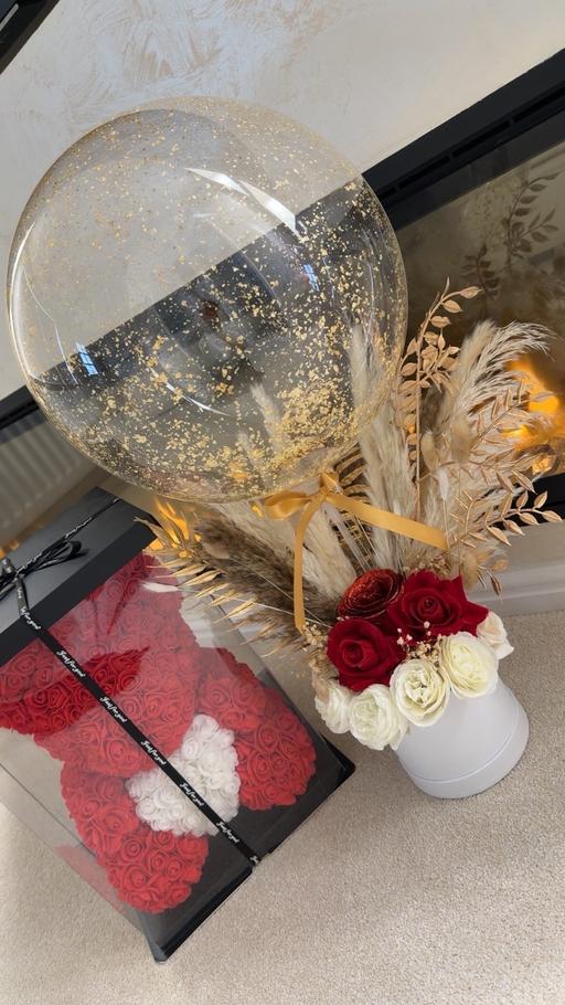  — Flower bouquets balloon gift bouquets