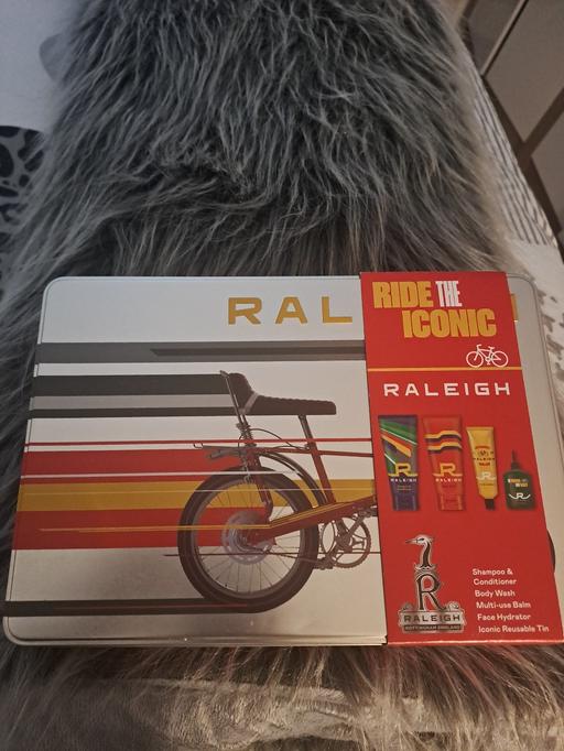  — Raleigh gift set