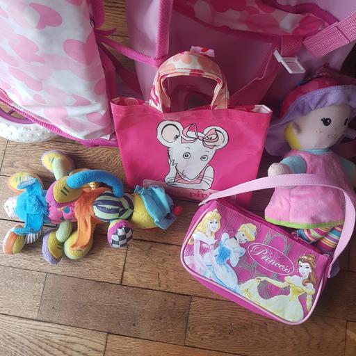  — CHILDS PUSHCHAIR,TOYS AND HANDBAGS