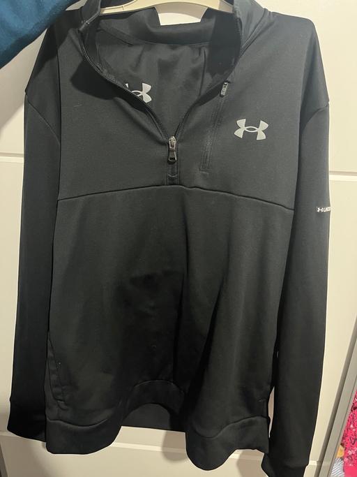  — Under armour tracksuit