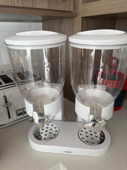  — Cereal/sweet dispenser