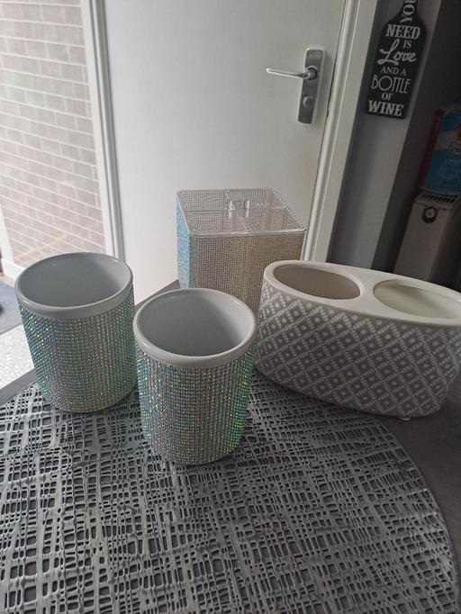 — bathroom storage items