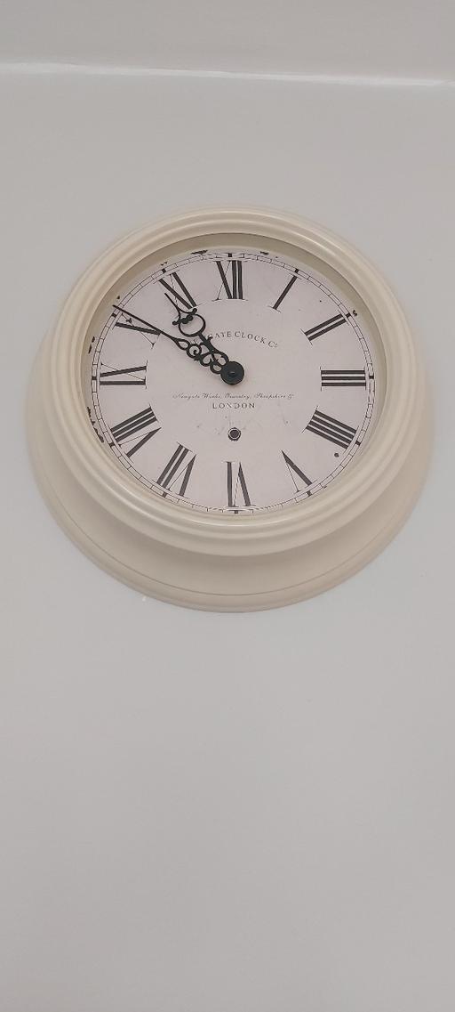  — wall clocks