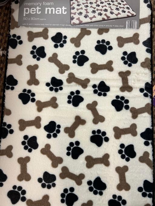 — Paw Print Memory Foam Pet Mat