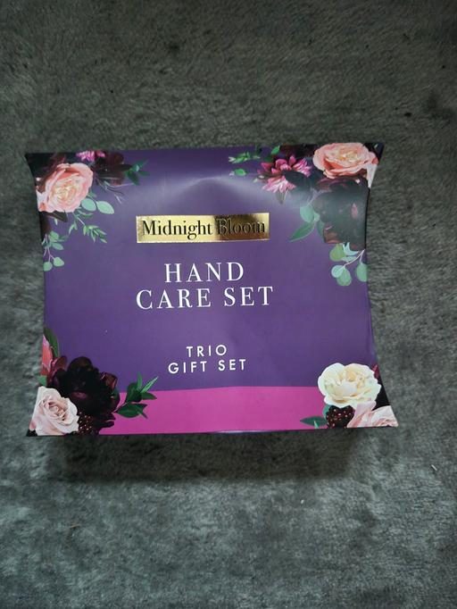  — new Midnight Bloom Hand Care Set