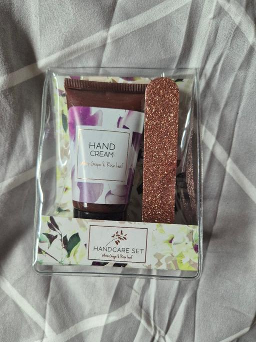  — new Handcare Set