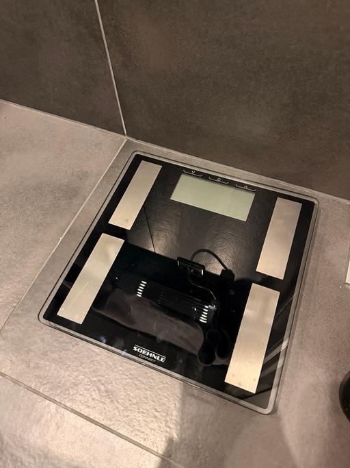  — Smart bathroom scale SOEHNLE black