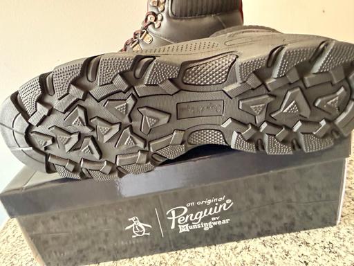  — Men’s original penguin walking boots