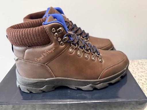  — Woman’s Original Penguin walking boots