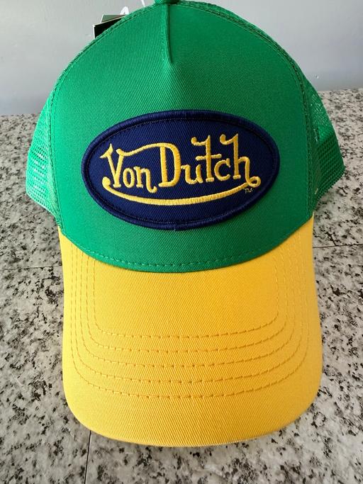  — Men’s Von Dutch trucker cap