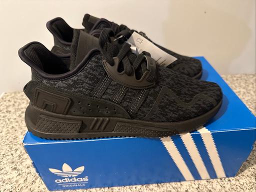  — Men’s adidas etq trainers