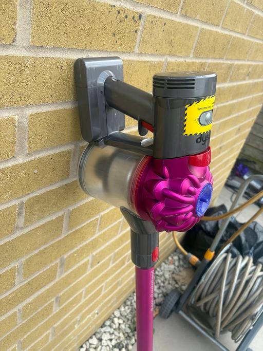  — Dyson cordless v7 fully working cleaned