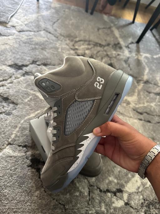  — Jordan 5 wolf grey