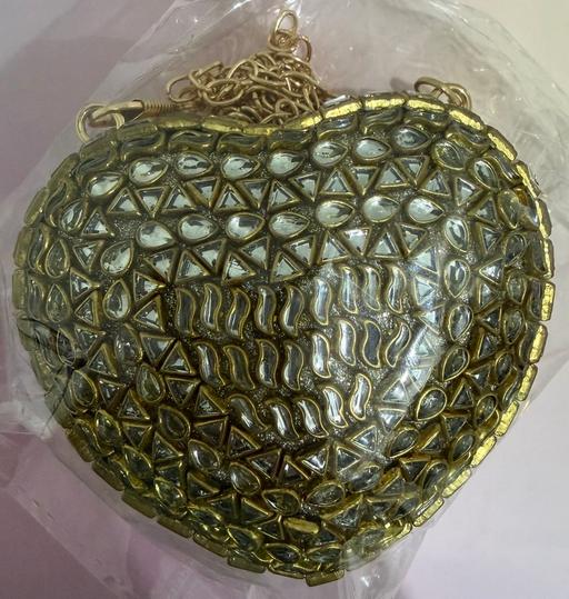  — Purse