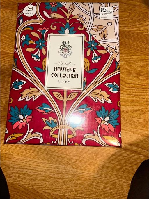  — Harrow Red Duvet