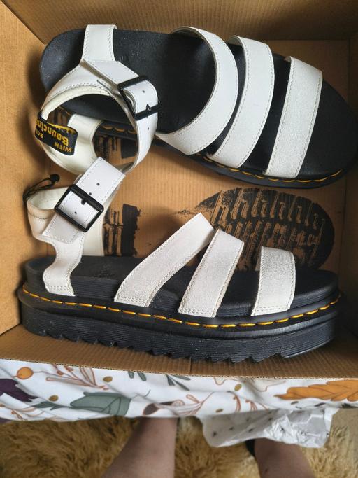  — Dr. Martens Blaire White Leather Sandals – Si