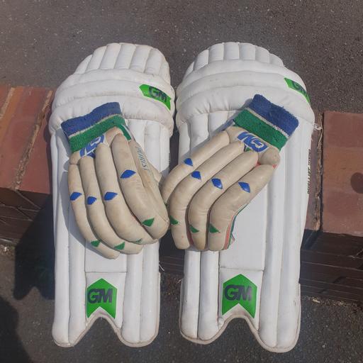  — GM Boys Cricket Pads & Gloves ,Good Condition