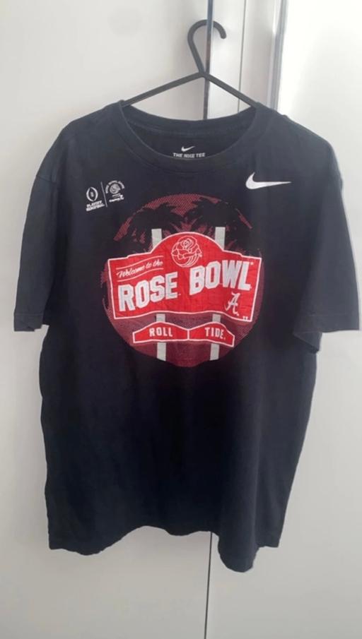  — Nike black Men’s t shirt