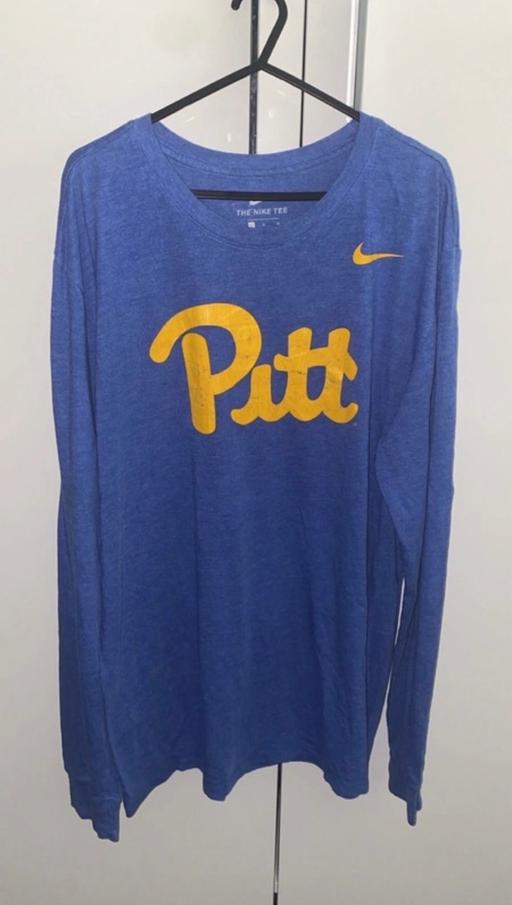  — Nike Men’s blue jumper