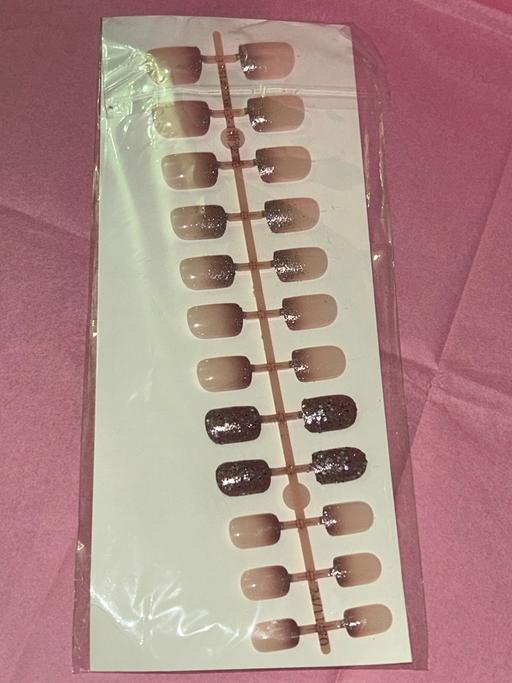  — 24 Pc Press On Nails - Gradient ombré
