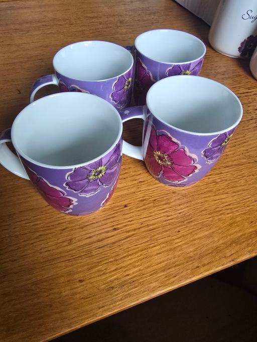  — 4 tea cups