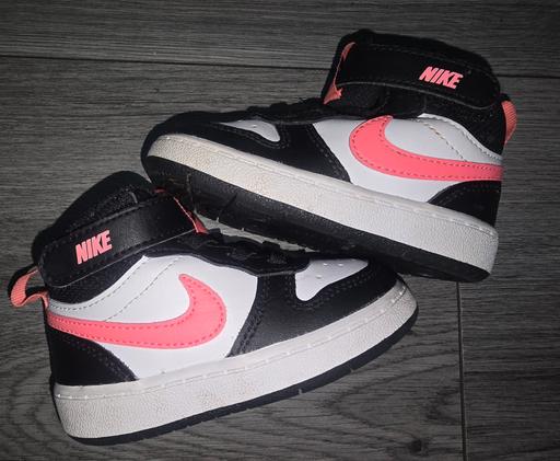  — baby girls nike trainers