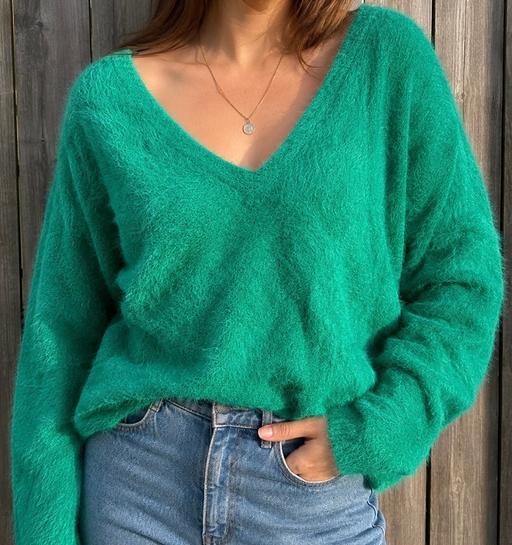  — By Very women’s green fluffy v-neck jumper