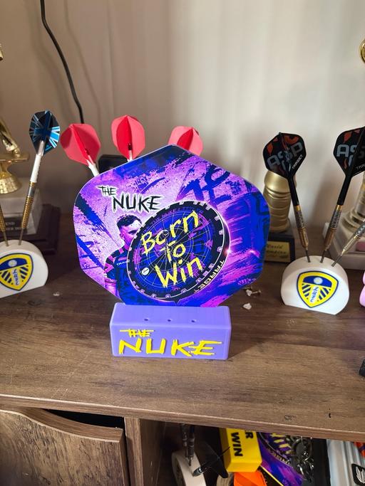  — Darts stand Luke the nuke style