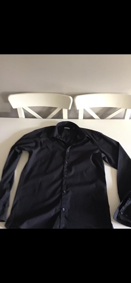  — Mens DKNY shirt Size small