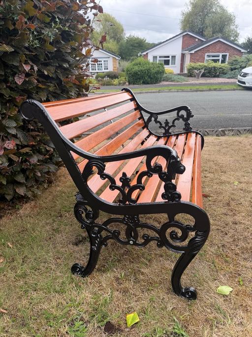  — Cast iron garden bench