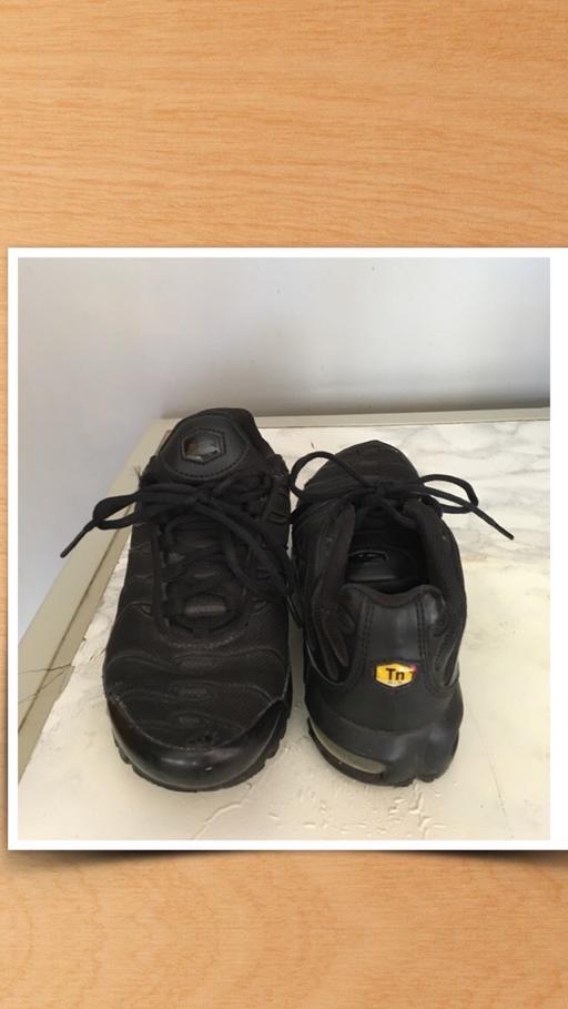  — Nike trainers